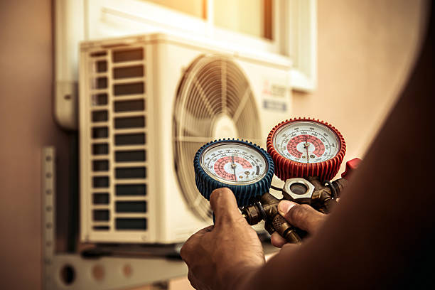 Professional Hvac technician working in Downey, CA